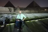 السباح المصري العالمي عمرو السوهاجي في عروض الصوت والضوء بالأهرامات
