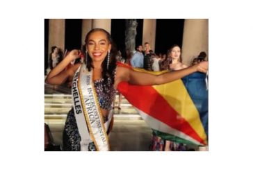 Alain St.Ange, President of the African Tourism Board congratulates Kelly-Mary Anette of Seychelles for being crowned 3rd Runner-up in Miss Intercontinental 2021
