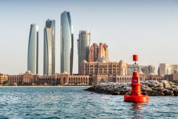 سياحة أبوظبي تفوز بـ4 من جوائز السياحة العالمية كوجهة سياحية متميزة