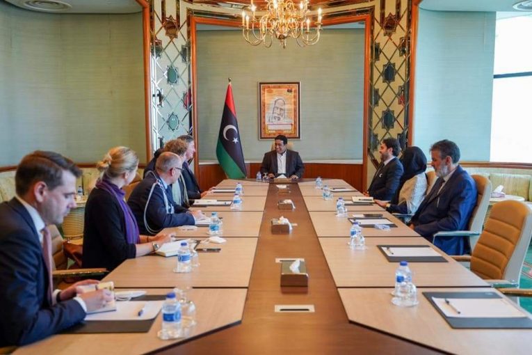 رئيس ليبيا المنفي يجتمع مع السفير الالماني بطرابلس