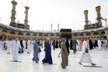 السلطات السعودية تعلن تفاصيل حجز تصاريح العمرة لشهر يناير المقبل 2022