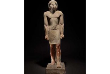 خبير آثار : من حق مصر وقف بيع تمثال 