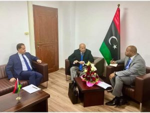 اجتماع تنسيقي بين الخارجية والطيران المدني لرفع الحظر عن الطيران الليبي