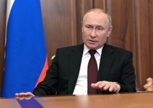الرئيس الروسي فلاديمير بوتين يأذن بعملية عسكرية خاصة في شرق أوكرانيا