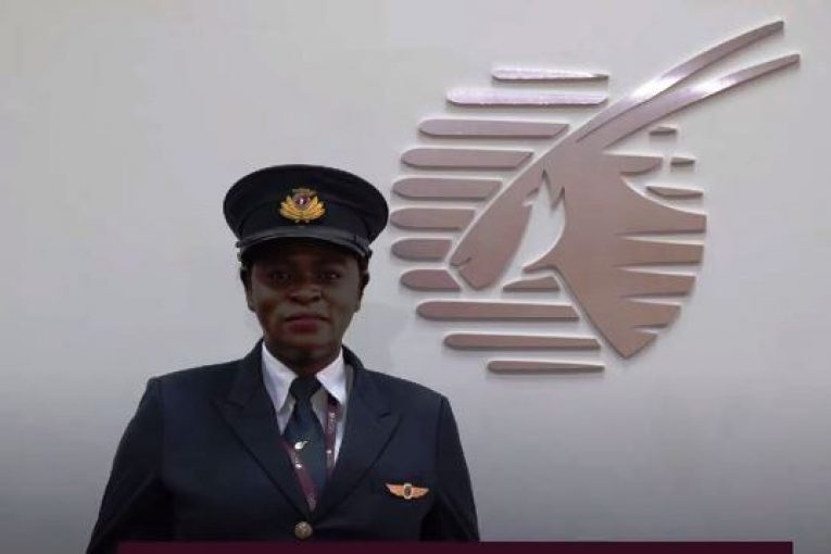 على متن الخطوط القطرية.. "أول قائدة طائرة نيجيرية" تحلق بسرعة أكبر بـ 3 مرات من سيارة الفورمولا 1