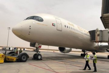 تعاون فني جديد بين مصر للطيران للصيانة وطيران الاتحاد 