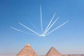 تنشيطا للسياحة .. العناني يشهد العرض الجوي Pyramids Air Show 2022 بمنطقة أهرامات الجيزة