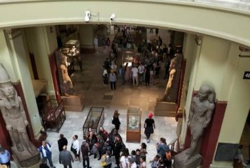 المواقع الأثرية والمتاحف المصرية تشهد إقبالًا كبيرًا من الجمهور في يوم مئوية اكتشاف مقبرة الملك الذهبي