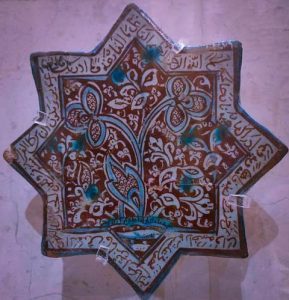 تجليات اللغة العربية في بهاء الخط العربي.. معارض مؤقتة بمناسبة الاحتفال باليوم العالمي للغة العربية
