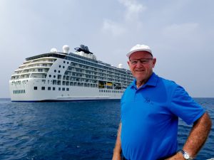 Alain St.Ange boards The World to lecture as it sails to Seychelles