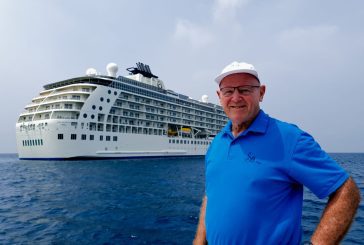 Alain St.Ange boards The World to lecture as it sails to Seychelles