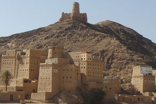 كارثة : خبراء حوثيين ينبشون آثار مملكة 