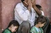 الصحفي اليمني عبد الغني اليوسفي يعتذر لأطفاله الثـلاثة عن عجزه الشديد مواصلة تعليمهم