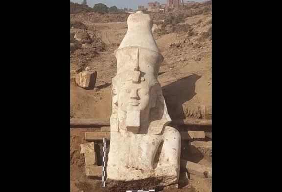 الكشف عن الجزء العلوي من تمثال الملك #رمسيس_الثاني بالأشمونين بمحافظة #المنيا