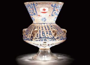 خبير آثار: من حق مصر المطالبة بسندات ملكية لمشكاة صرغتمش المعروضة " بدار بونهامز " بلندن