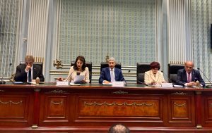 وزير السياحة والآثار يعرض استراتيجية تطوير القطاع أمام مجلس النواب وتفاعل إيجابي