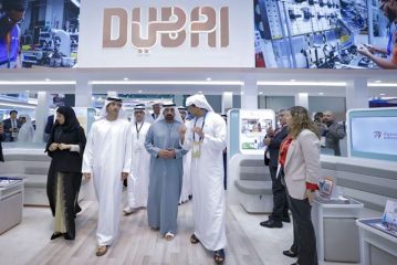 أحمد بن سعيد يفتتح فعاليات معرض 