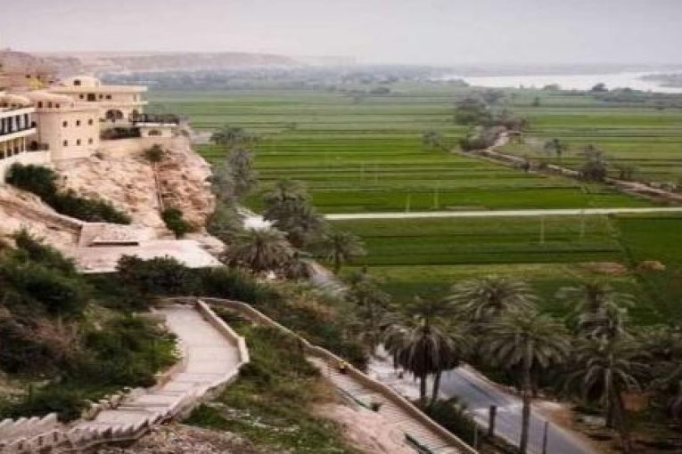 " ريحان " يعرض رؤية سياحية لاستثمار دير مار مينا في السياحة الروحية