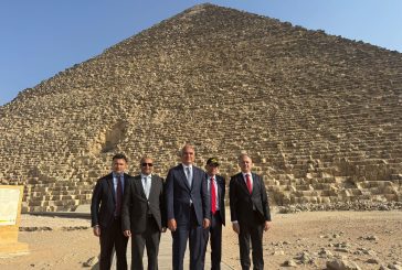 محمد نوري إرصوي وزير السياحة التركي يشيد بعراقة الحضارة المصرية عقب زيارته للأهرامات