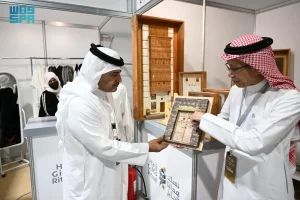 معرض "نسك هدايا الحاج" بغرفة مكة يبرز إبداع الحرفيين والحرفيات السعوديين