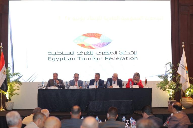 اتحاد الغرف السياحية:دعم كامل للرئيس السيسي وخطة طموحة لتحقيق 30 مليون سائح